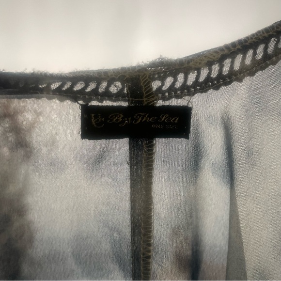 U c by the sea  one size cover up ( moomoo) - Picture 2 of 12